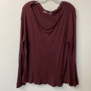 Zyia active maroon waffle knit long sleeved top size large.